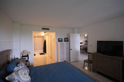 Condominio en alquiler en Key Biscayne, Florida, 1 dormitorio, 83.15 m2 № 1938348 - foto 3