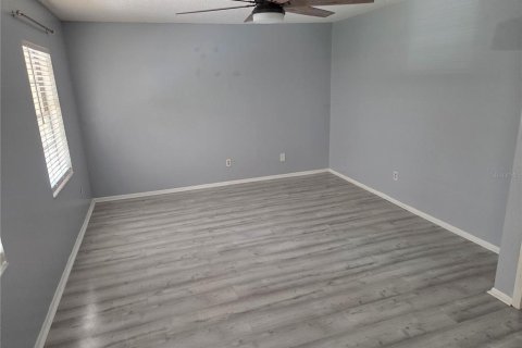 Adosado en alquiler en Tampa, Florida, 3 dormitorios, 134.99 m2 № 1900889 - foto 7