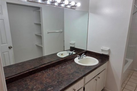 Adosado en alquiler en Tampa, Florida, 3 dormitorios, 134.99 m2 № 1900889 - foto 12