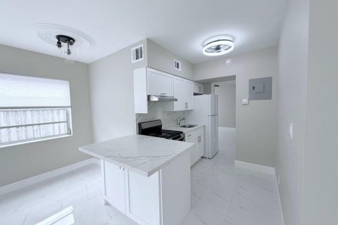 Apartment in Fort Lauderdale, Florida 1 bedroom, 74.32 sq.m. № 2250950 - photo 4
