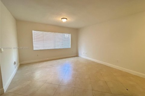 Apartment in Miami Beach, Florida 1 bedroom № 2392111 - photo 3