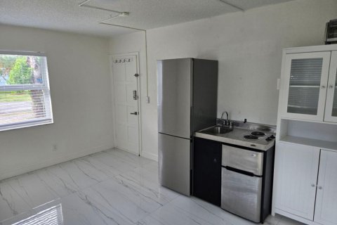 Commercial property in Fort Lauderdale, Florida 3 rooms, 204.48 sq.m. № 2153660 - photo 14