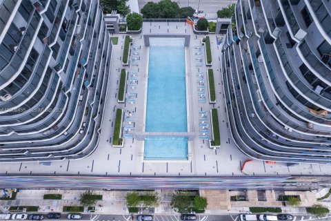 Condominio en venta en Miami, Florida, 2 dormitorios, 95.32 m2 № 2071957 - foto 21