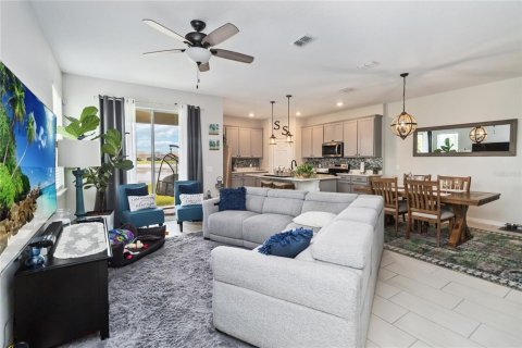 Touwnhouse à vendre à Orlando, Floride: 3 chambres, 212.84 m2 № 1918789 - photo 6