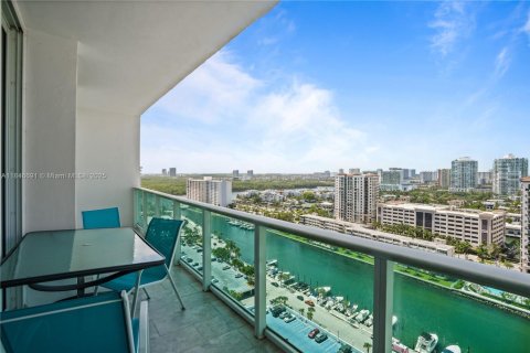Condo in Sunny Isles Beach, Florida, 2 bedrooms  № 1845873 - photo 7