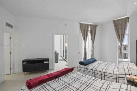 Condo in Sunny Isles Beach, Florida, 2 bedrooms  № 1845873 - photo 16