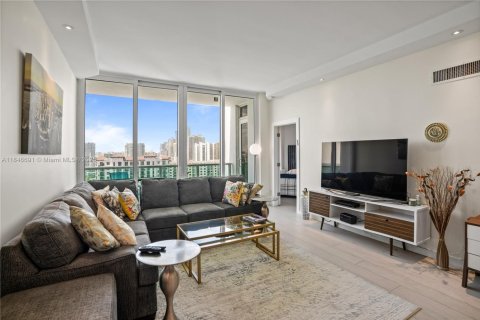 Condo in Sunny Isles Beach, Florida, 2 bedrooms  № 1845873 - photo 11