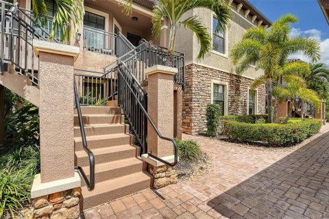 Condo in Bradenton, Florida, 2 bedrooms № 2233470 - photo 7