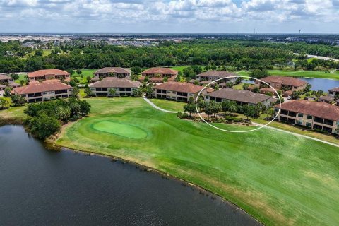 Condo in Bradenton, Florida, 2 bedrooms № 2233470 - photo 13