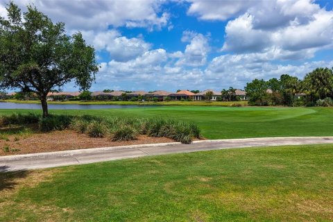 Condo in Bradenton, Florida, 2 bedrooms № 2233470 - photo 15