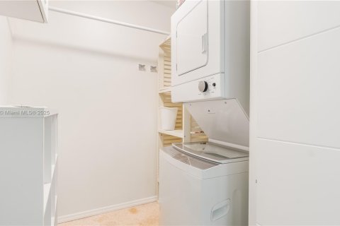 Villa ou maison à louer à Lauderdale-by-the-Sea, Floride: 2 chambres, 141.86 m2 № 1980108 - photo 23