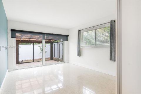 Villa ou maison à louer à Lauderdale-by-the-Sea, Floride: 2 chambres, 141.86 m2 № 1980108 - photo 27