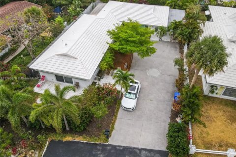 Villa ou maison à louer à Lauderdale-by-the-Sea, Floride: 2 chambres, 141.86 m2 № 1980108 - photo 10