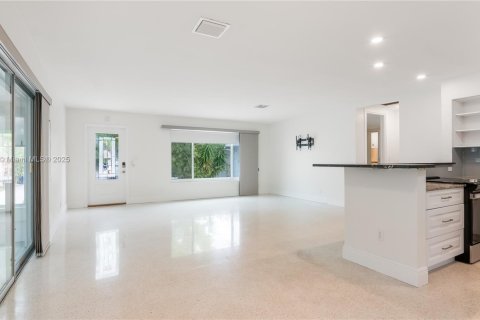 Villa ou maison à louer à Lauderdale-by-the-Sea, Floride: 2 chambres, 141.86 m2 № 1980108 - photo 19