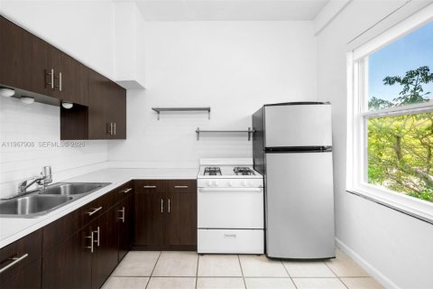 Condominio en venta en Miami Beach, Florida, 50.63 m2 № 2030052 - foto 11