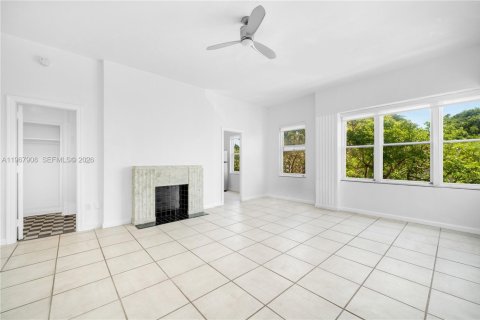 Condominio en venta en Miami Beach, Florida, 50.63 m2 № 2030052 - foto 2