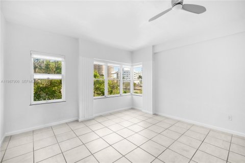 Condominio en venta en Miami Beach, Florida, 50.63 m2 № 2030052 - foto 8