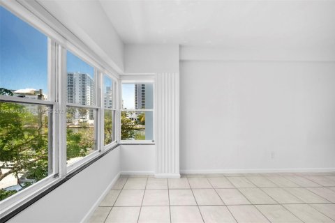 Condominio en venta en Miami Beach, Florida, 50.63 m2 № 2030052 - foto 7