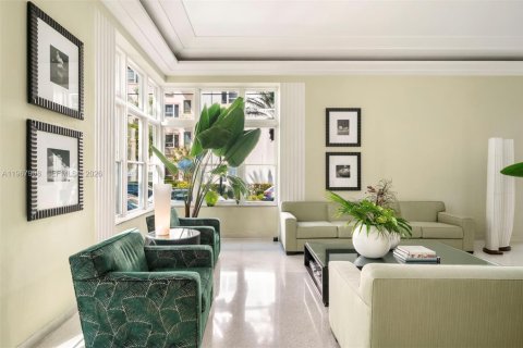Condominio en venta en Miami Beach, Florida, 50.63 m2 № 2030052 - foto 16