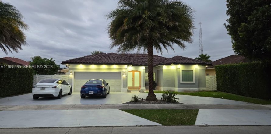 Villa ou maison à Miami, Floride 3 chambres, 158.49 m2 № 2011879