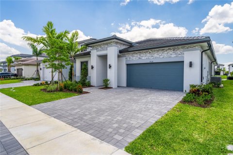 House in Miramar, Florida 4 bedrooms, 211.26 sq.m. № 1707181 - photo 3