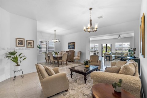 House in Miramar, Florida 4 bedrooms, 211.26 sq.m. № 1707181 - photo 6