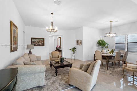 House in Miramar, Florida 4 bedrooms, 211.26 sq.m. № 1707181 - photo 8