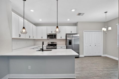 Casa en venta en Palmetto, Florida, 4 dormitorios, 157.75 m2 № 2206240 - foto 6