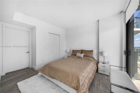 Condominio en alquiler en Miami, Florida, 2 dormitorios, 101.82 m2 № 2010832 - foto 10