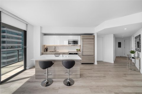 Condominio en alquiler en Miami, Florida, 2 dormitorios, 101.82 m2 № 2010832 - foto 7