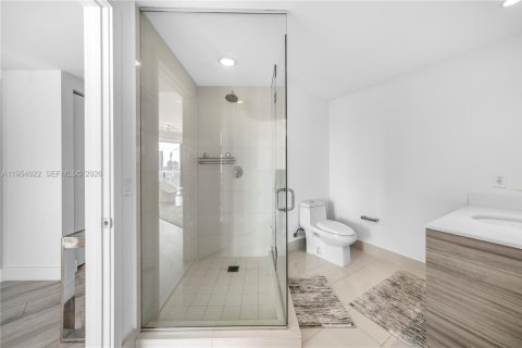 Condominio en alquiler en Miami, Florida, 2 dormitorios, 101.82 m2 № 2010832 - foto 13