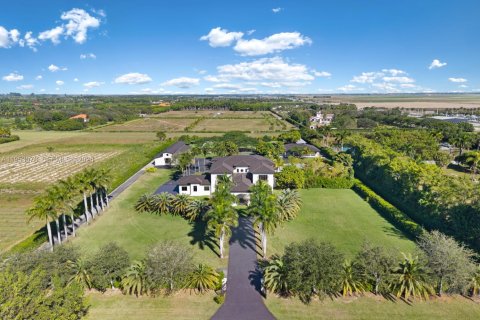 Casa en venta en Miami, Florida, 10 dormitorios, 1101.82 m2 № 2008112 - foto 2