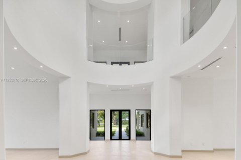 Casa en venta en Miami, Florida, 10 dormitorios, 1101.82 m2 № 2008112 - foto 6