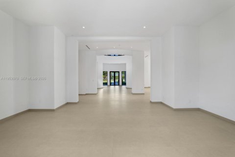 Casa en venta en Miami, Florida, 10 dormitorios, 1101.82 m2 № 2008112 - foto 14