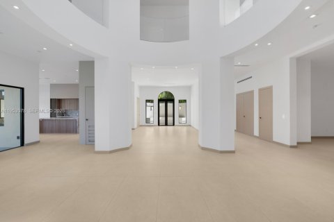 Casa en venta en Miami, Florida, 10 dormitorios, 1101.82 m2 № 2008112 - foto 7