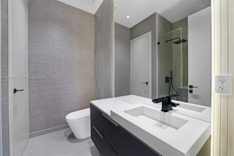 Casa en venta en Miami, Florida, 10 dormitorios, 1101.82 m2 № 2008112 - foto 29