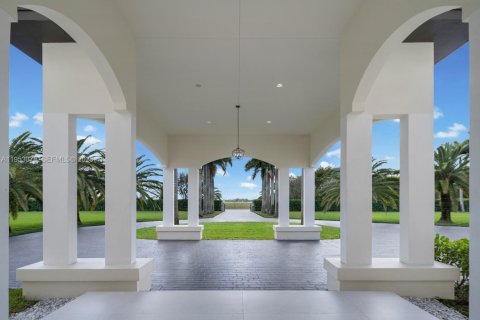 Casa en venta en Miami, Florida, 10 dormitorios, 1101.82 m2 № 2008112 - foto 4