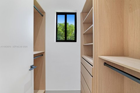 Casa en venta en Miami, Florida, 10 dormitorios, 1101.82 m2 № 2008112 - foto 30