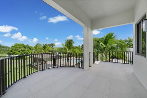 Casa en venta en Miami, Florida, 10 dormitorios, 1101.82 m2 № 2008112 - foto 22