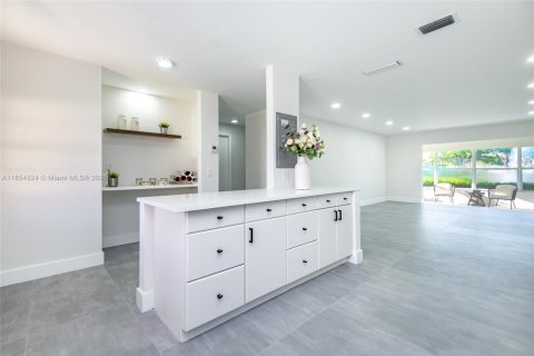 Condo in Lake Worth, Florida, 2 bedrooms  № 1887221 - photo 8