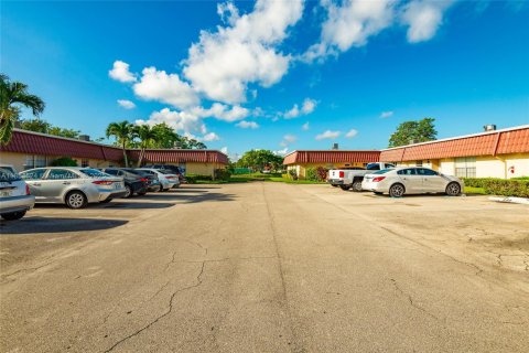 Condo in Lake Worth, Florida, 2 bedrooms  № 1887221 - photo 26