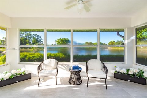 Condo in Lake Worth, Florida, 2 bedrooms  № 1887221 - photo 12
