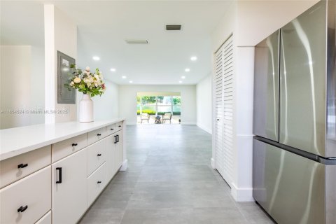 Condo in Lake Worth, Florida, 2 bedrooms  № 1887221 - photo 7