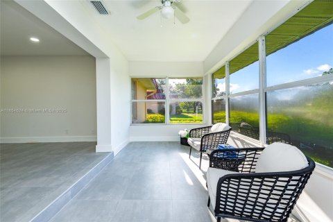 Condo in Lake Worth, Florida, 2 bedrooms  № 1887221 - photo 14