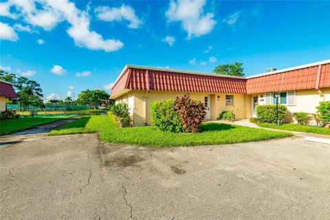 Condo in Lake Worth, Florida, 2 bedrooms  № 1887221 - photo 29