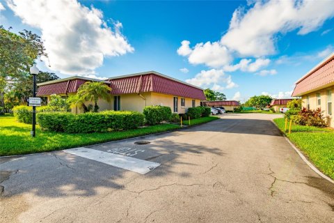 Condo in Lake Worth, Florida, 2 bedrooms  № 1887221 - photo 25