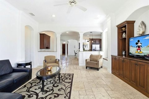 House in Four Corners, Florida 5 bedrooms, 378.76 sq.m. № 2141975 - photo 14