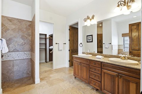 House in Four Corners, Florida 5 bedrooms, 378.76 sq.m. № 2141975 - photo 24