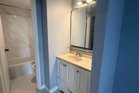 Снять в аренду кондоминиум в Норт-Майами, Флорида 67.17м2, № 2005769 - фото 7