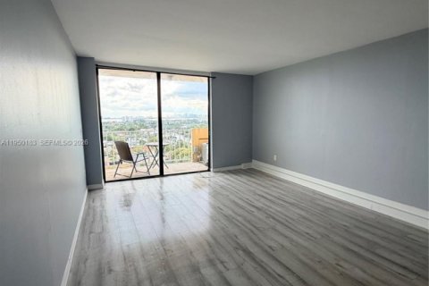 Снять в аренду кондоминиум в Норт-Майами, Флорида 67.17м2, № 2005769 - фото 8